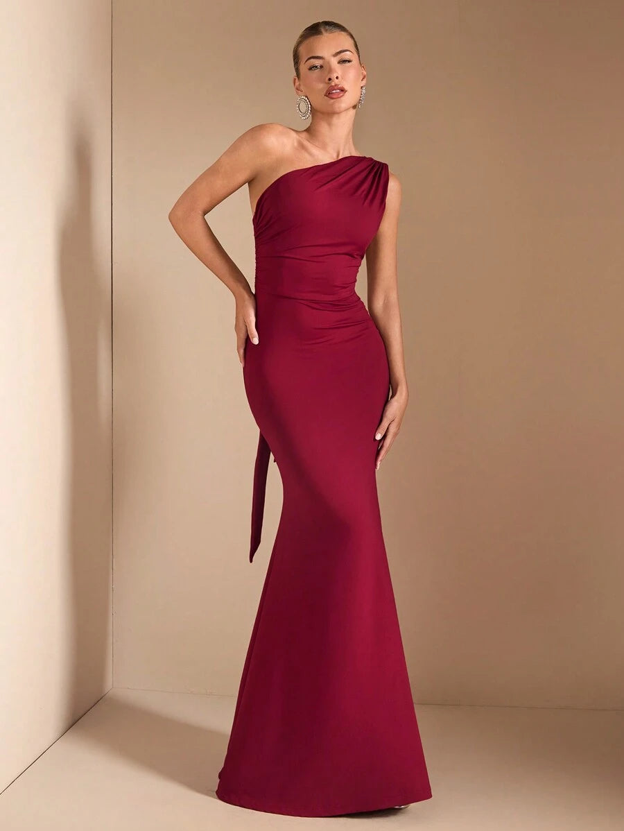 SHEIN BAE Elegant Asymmetric Neck Tied Spaghetti Strap Super Long Dress, Suitable For Casual Dates, Outing, Nightclub Party Gathering, Christmas Outfit, Burgundy