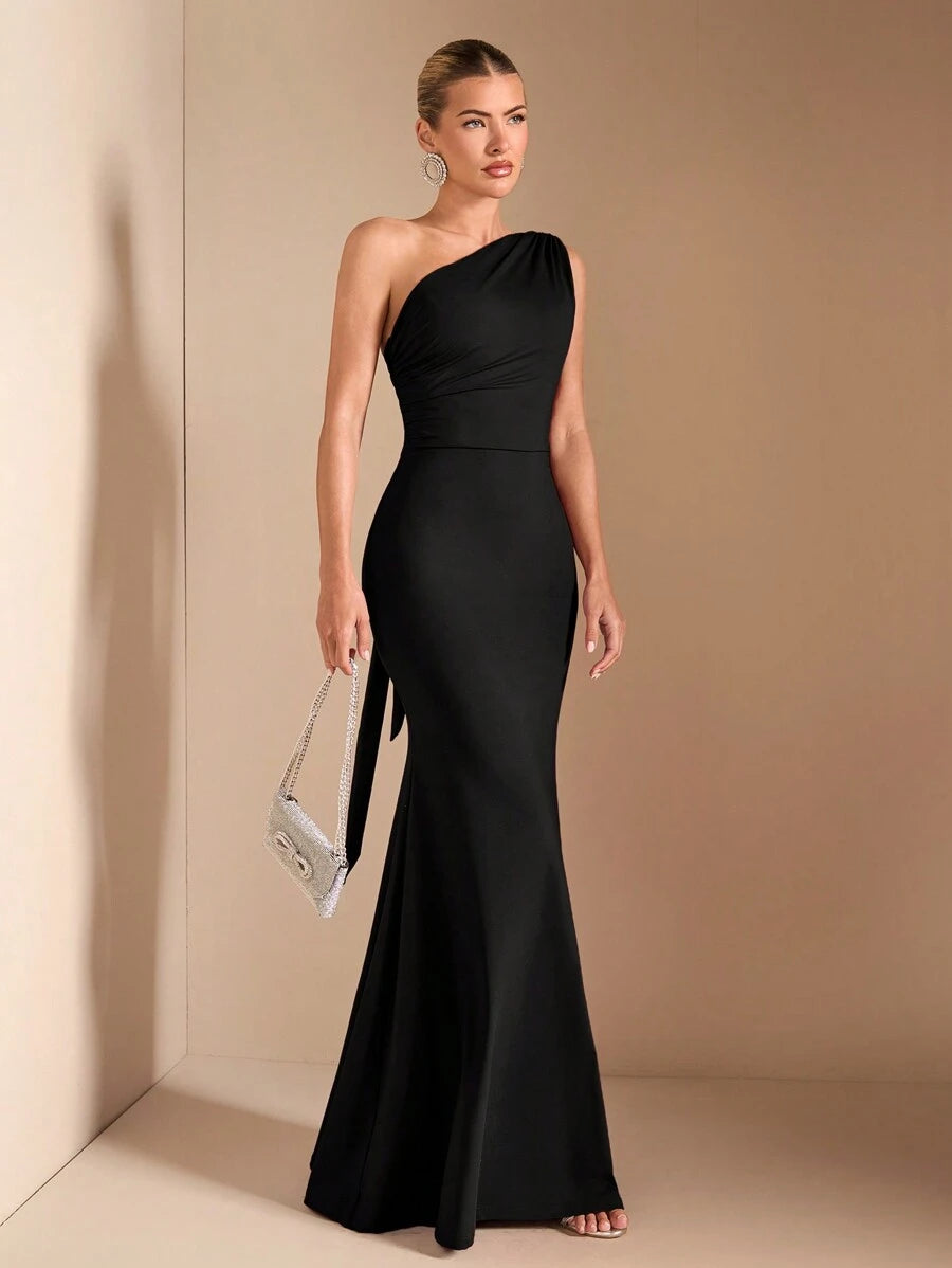 SHEIN BAE Elegant Asymmetric Neck Tied Spaghetti Strap Super Long Dress, Suitable For Casual Dates, Outing, Nightclub Party Gathering, Christmas Outfit, Burgundy
