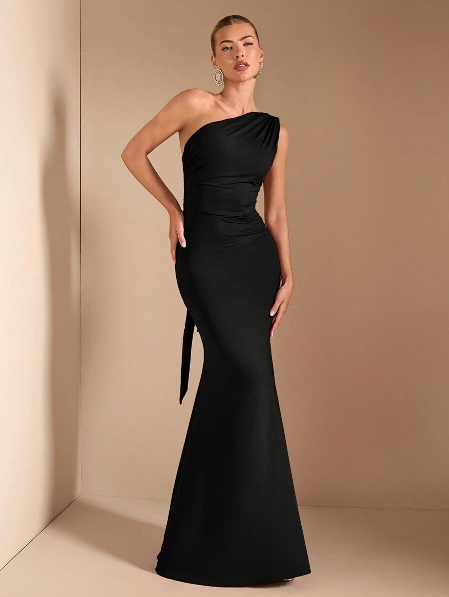 SHEIN BAE Elegant Asymmetric Neck Tied Spaghetti Strap Super Long Dress, Suitable For Casual Dates, Outing, Nightclub Party Gathering, Christmas Outfit, Burgundy